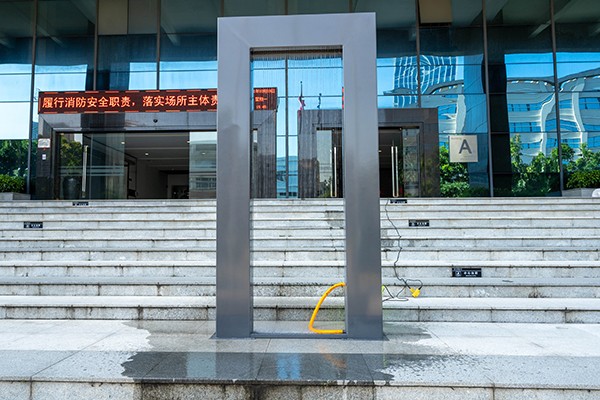 Outdoor metal sculpture door shape fountain sculpture for garden  Outdoor metal sculpture door shape fountain sculpture for garden